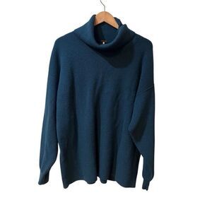 Free People softly structured oversized turtleneck sweater small petite brown